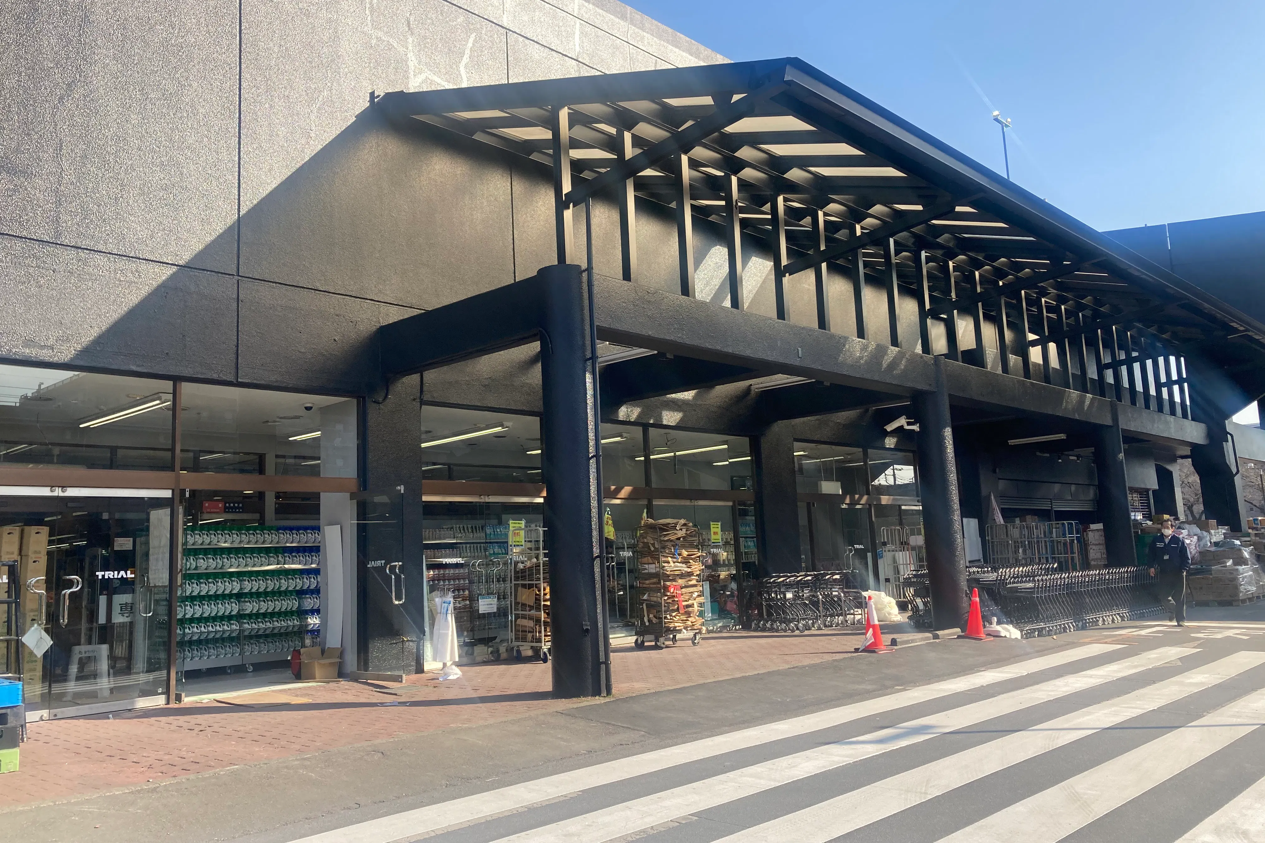 【メガセンタートライアル宇都宮店】ポップアップストアや販売促進活動に最適な通行客の多い1階西側入口イベントスペース【買取催事不可】