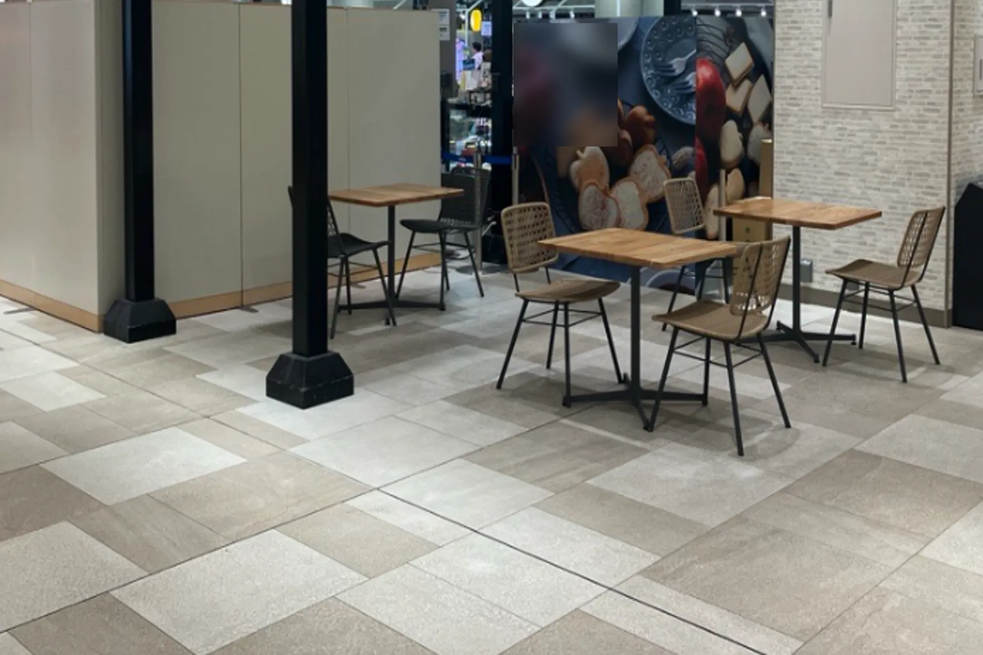 【ららぽーと福岡】1階 フォレストパークエントランス前