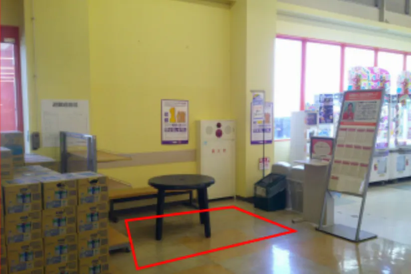 【ザ・ビッグ能代高塙店】店舗入口脇(中) 販促プロモーションに最適なスーパー店内催事イベントスペース