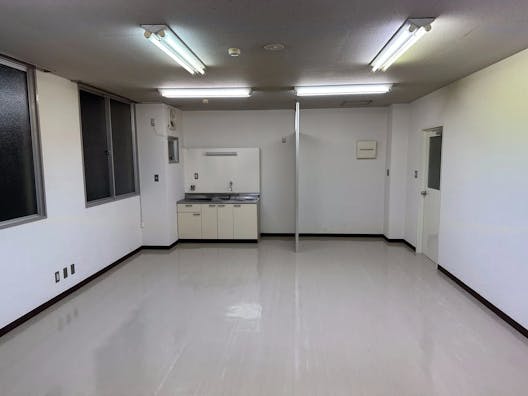 【水道町駅2分】ワークショップや撮影、招待制のイベントにも利用可能な熊本ビジネス街のど真ん中にある会議室スペース