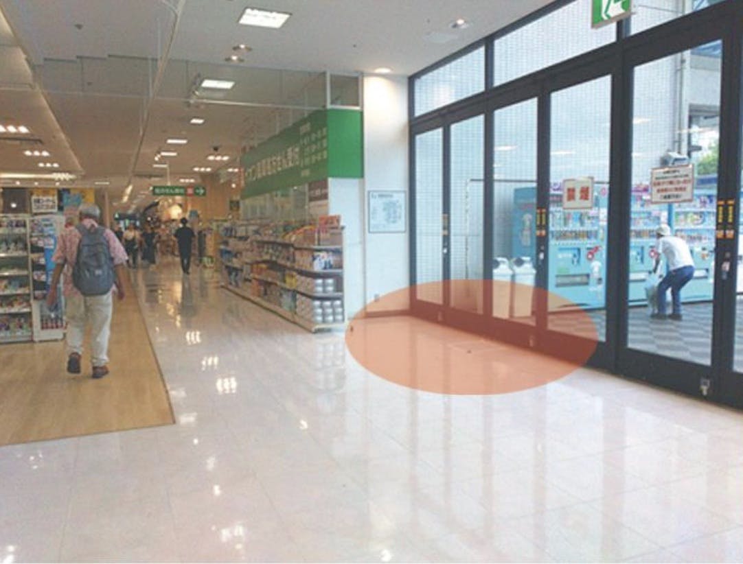 【イオン金沢八景ショッピングセンター】各種プロモーションイベントでの出店に最適なショッピングセンター1階出入口脇にあるイベントスペースの画像