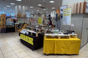 【マルイファミリー志木】1階 カレンダリウムF15【食・物販】店内入口正面の好立地 スイーツ・惣菜 食物販に最適なスペースです。