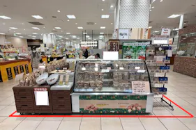 【マルイファミリー志木】1階 カレンダリウムF15【食・物販】店内入口正面の好立地 スイーツ・惣菜 食物販に最適なスペースです。