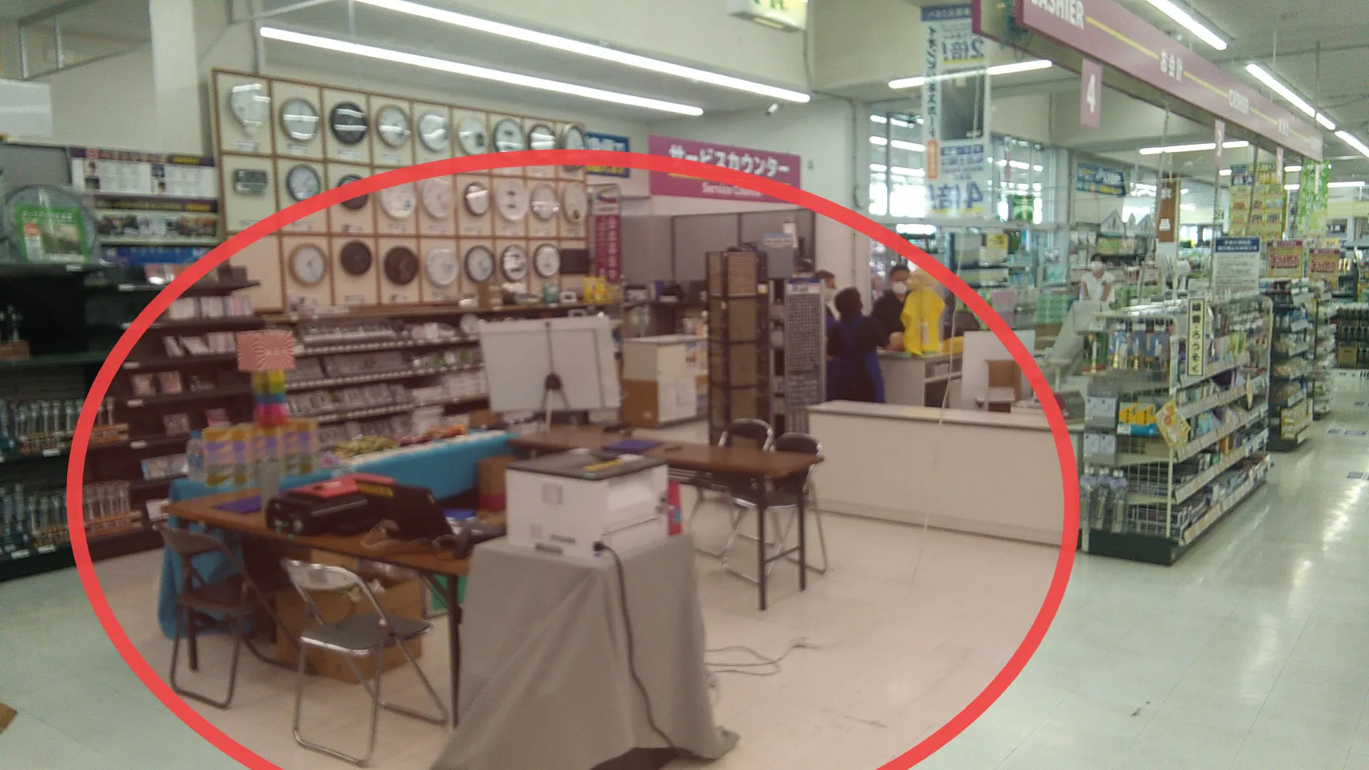 【サンデー寒河江店】レジ後方　食物販やプロモーション等の出店に最適なホームセンター店内のイベントスペース