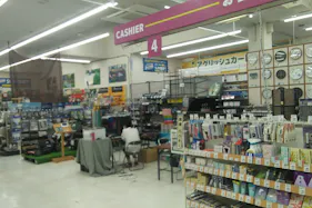 【サンデー寒河江店】レジ後方 食物販やプロモーション等の出店に最適なホームセンター店内のイベントスペース