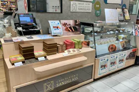 【海老名マルイ】1階 カレンダリウムF11【食物販・調理行為可能】入口正面の好立地、共同利用キッチン・共同冷蔵・冷凍庫完備