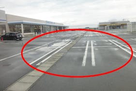 【サンデー河北谷地店】屋外駐車場 キッチンカーの出店に最適なホームセンター内駐車場の屋外イベントスペース