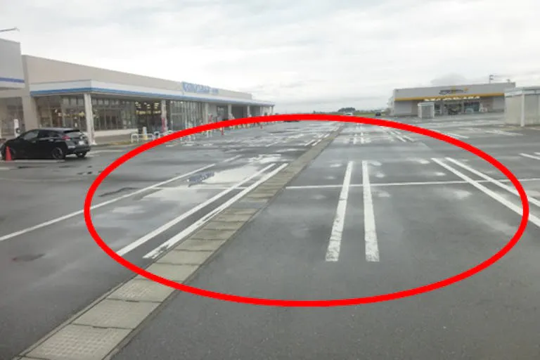 【サンデー河北谷地店】屋外駐車場　キッチンカーの出店に最適なホームセンター内駐車場の屋外イベントスペース