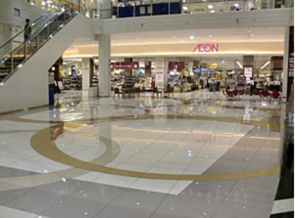 【イオンモール甲府昭和】さくら広場