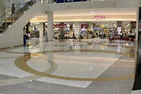 【イオンモール甲府昭和】さくら広場