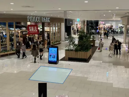 【イオンモール白山】モール内広告 床ステッカー（スターバックス前）