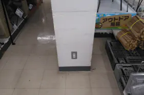 【サンデー花巻店】店内入口風除室 食物販やプロモーション等の出店に最適なホームセンター店内のイベントスペース