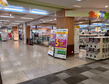 【イオン下田店】エスカレーター横 販促プロモーションに最適なスーパー店内催事イベントスペース