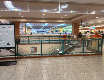 【イオン下田店】エスカレーター横 販促プロモーションに最適なスーパー店内催事イベントスペース