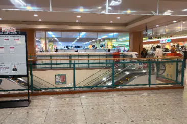 【イオン下田店】エスカレーター横 販促プロモーションに最適なスーパー店内催事イベントスペース