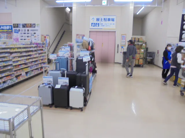 【サンデー青森浜田店】レジ横スペース　食物販やプロモーション等の出店に最適なホームセンター店内のイベントスペース