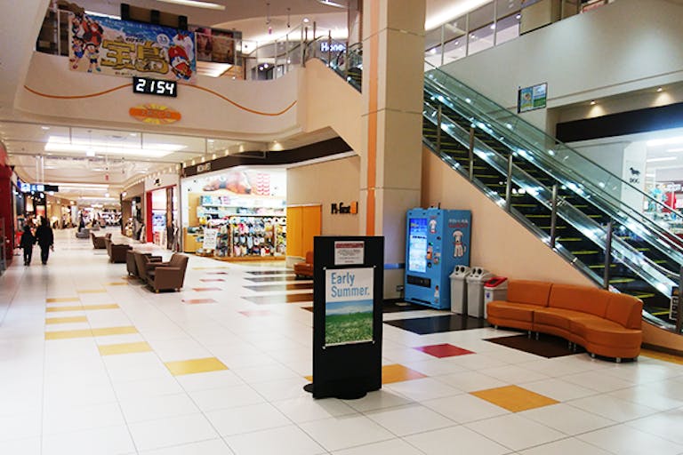 【イオンモール銚子】各種プロモーションや物販、食物販のポップアップストアに最適な1F太陽の広場イベントスペースの画像1