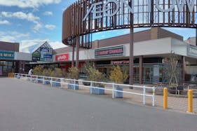 【イオンタウン弥富/アメニティ広場】物販やキッチンカーに最適な商業施設駐車場を目の前にした視認性の良いイベントスペース