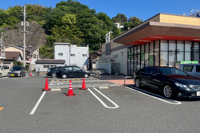 【フレスタ警固屋店】キッチンカーに利用可能な駐車場スペースの画像1