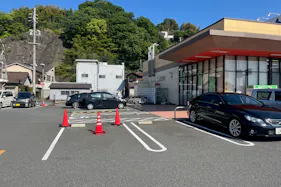 【フレスタ警固屋店】キッチンカーに利用可能な駐車場スペース