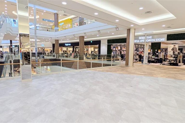 【イオンモール名取】2Fけやきコート(西側)の画像1