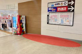 【イオン秦野】プロモーションに適した地域密着型のショッピングセンター連絡通路のイベントスペース