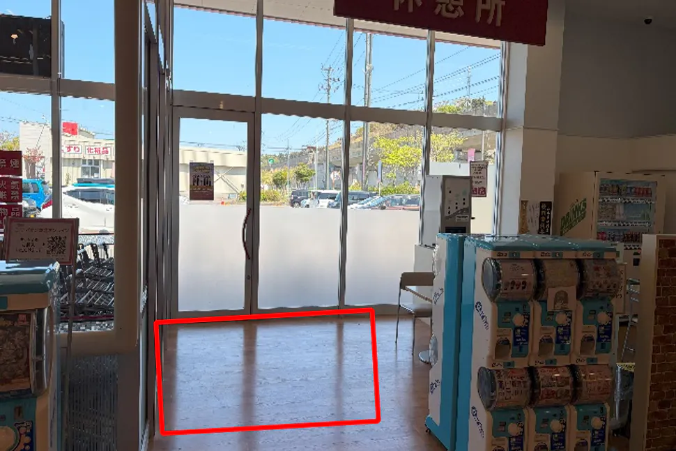 【マックスバリュにかほ店】イートイン脇 販促プロモーションや物販に最適なスーパー店内催事イベントスペース