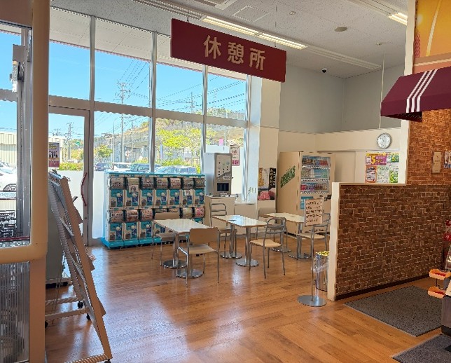 【マックスバリュにかほ店】イートイン脇 販促プロモーションや物販に最適なスーパー店内催事イベントスペース