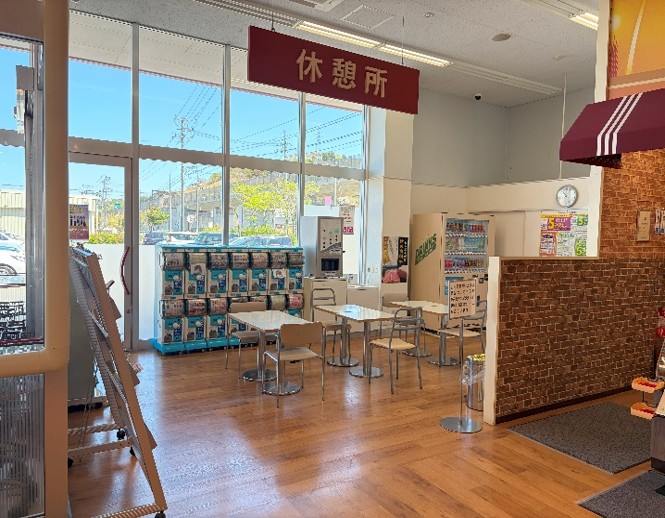 【マックスバリュにかほ店】イートイン脇 販促プロモーションや物販に最適なスーパー店内催事イベントスペース