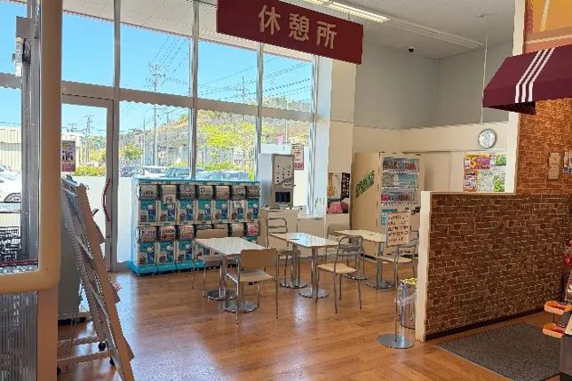 【マックスバリュにかほ店】イートイン脇 販促プロモーションや物販に最適なスーパー店内催事イベントスペース