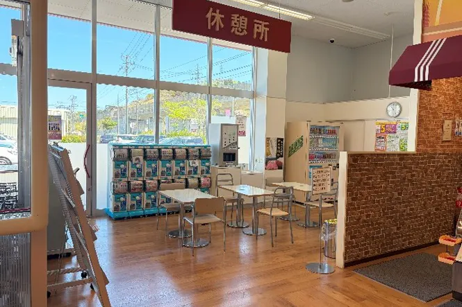【マックスバリュにかほ店】イートイン脇 販促プロモーションや物販に最適なスーパー店内催事イベントスペース