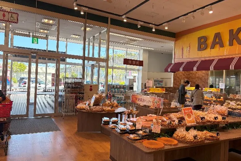 【マックスバリュにかほ店】イートイン脇 販促プロモーションや物販に最適なスーパー店内催事イベントスペースの画像3