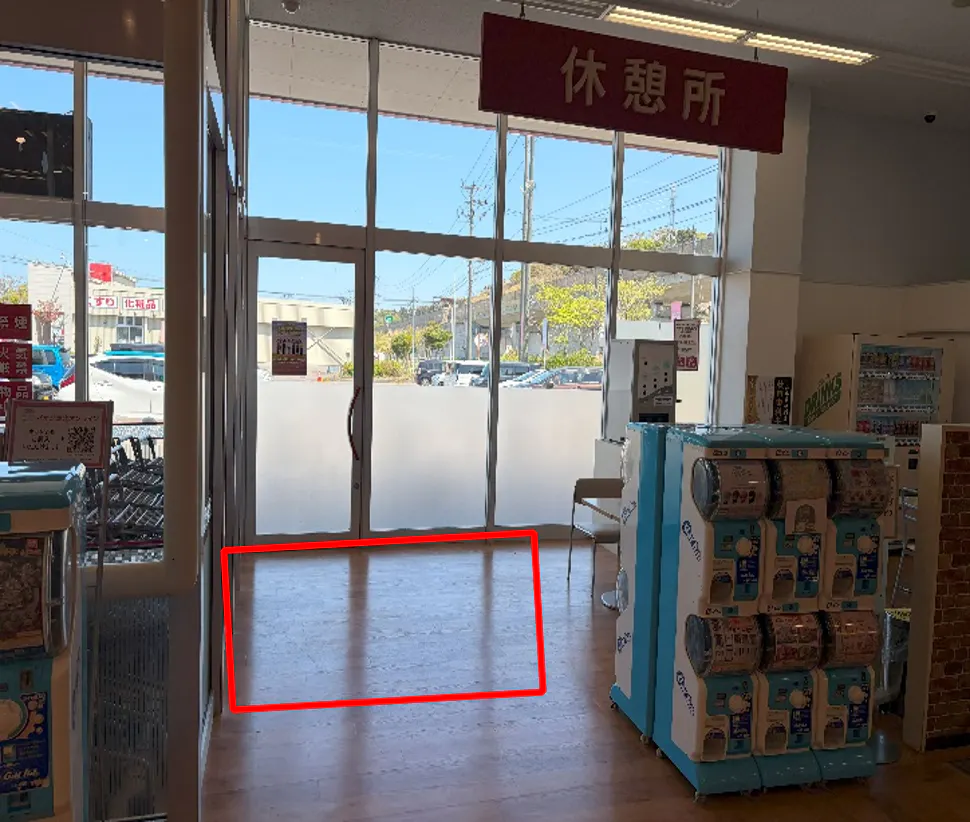 【マックスバリュにかほ店】イートイン脇 販促プロモーションや物販に最適なスーパー店内催事イベントスペース