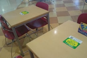 【イオンモール都城駅前】【都城駅前】モール内広告 フードコートテーブルシール