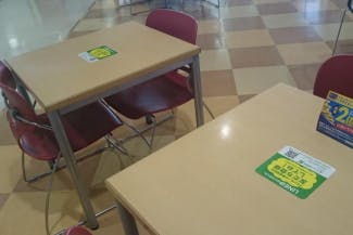 【イオンモール都城駅前】【都城駅前】モール内広告 フードコートテーブルシール