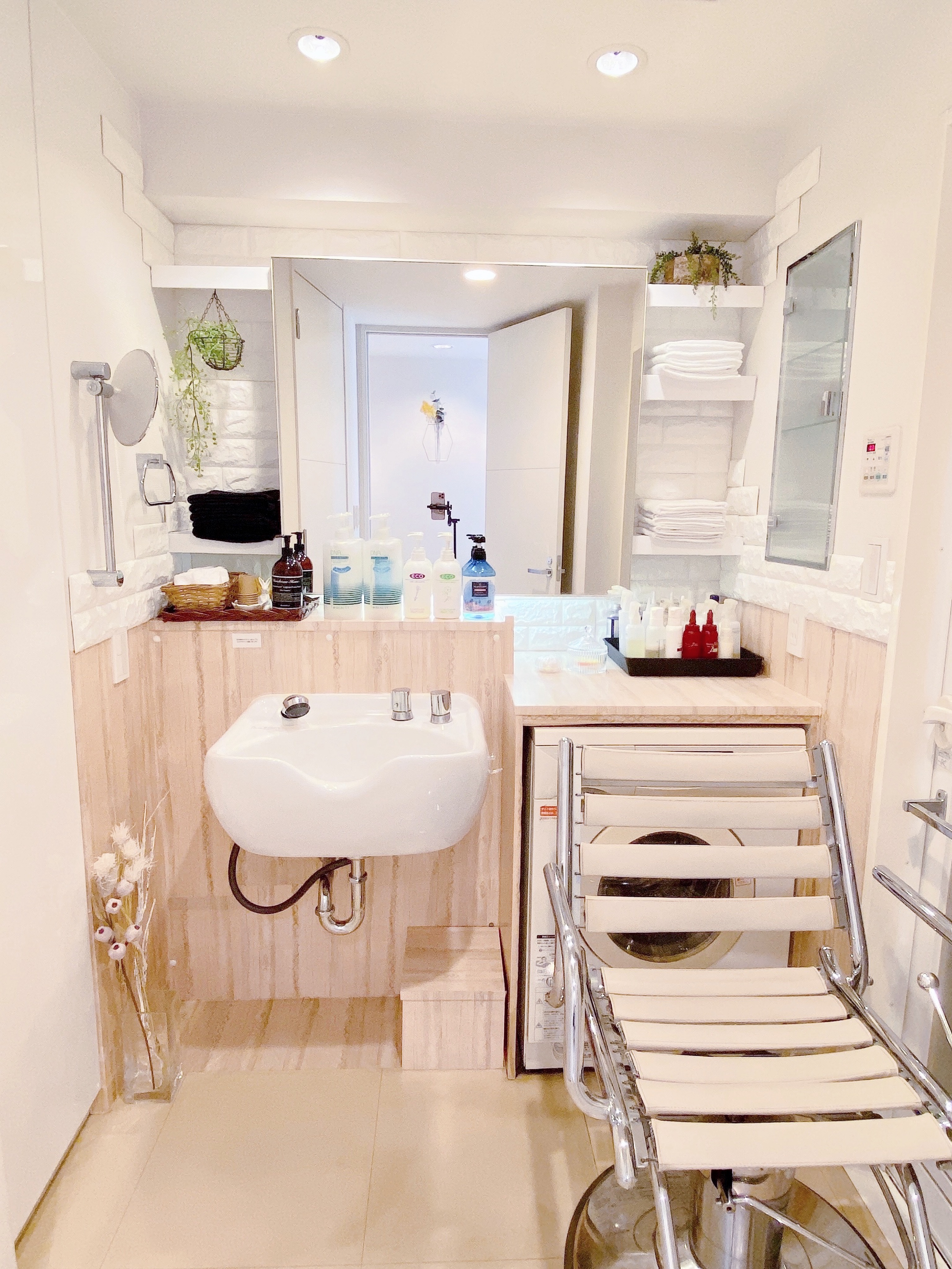 【代官山駅4分】雑誌のインタビュー撮影やYouTubeのライブ配信に最適な自然光豊かでネット環境や備品が充実したヘアサロン内撮影スタジオ