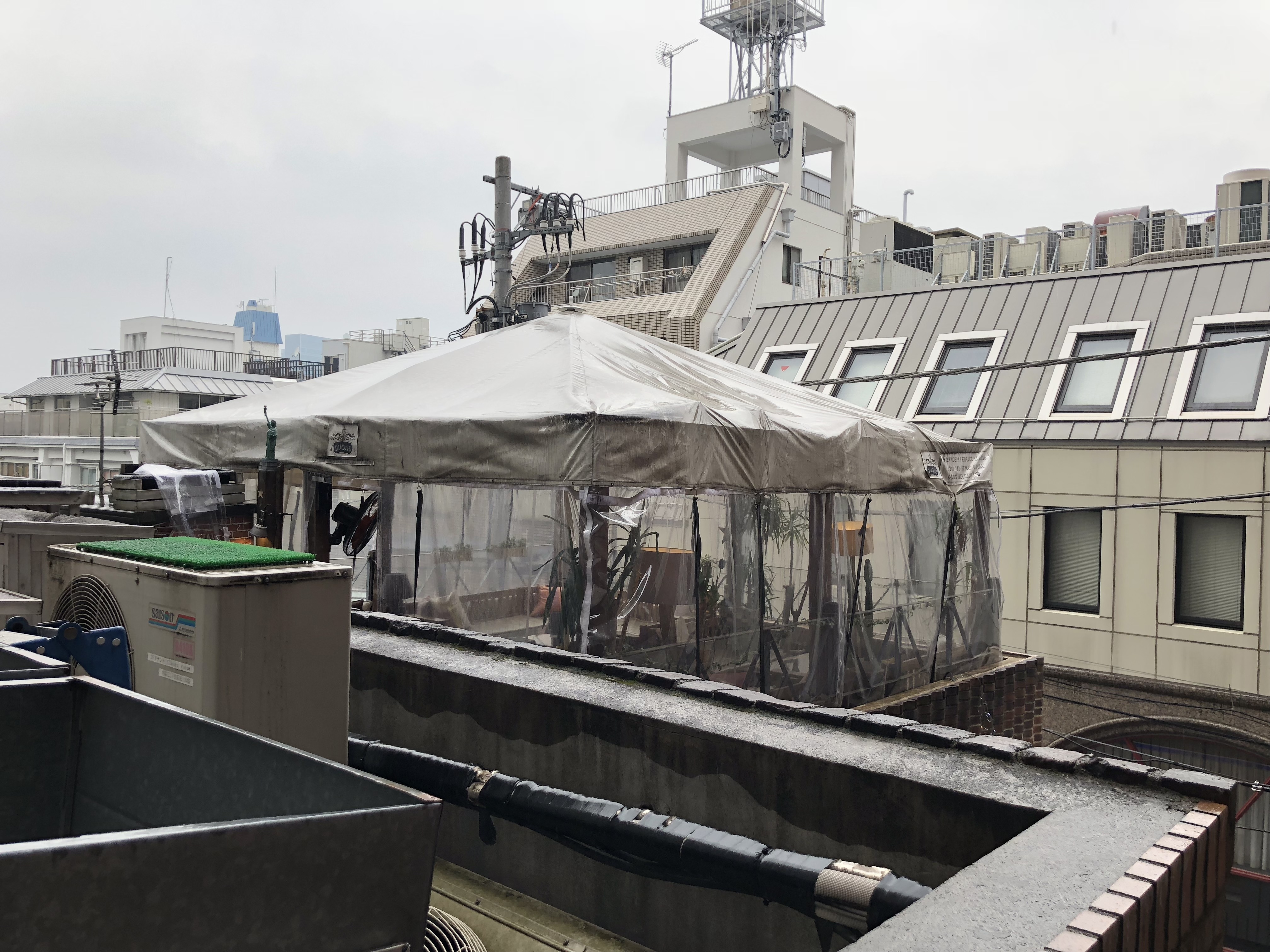 テラスは最大25名収容可能です。（テラスはペット同伴が可