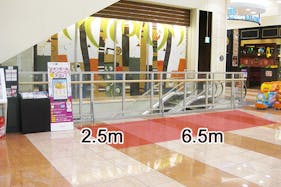 【イオンモール浜松志都呂】1階西エスカレーター横