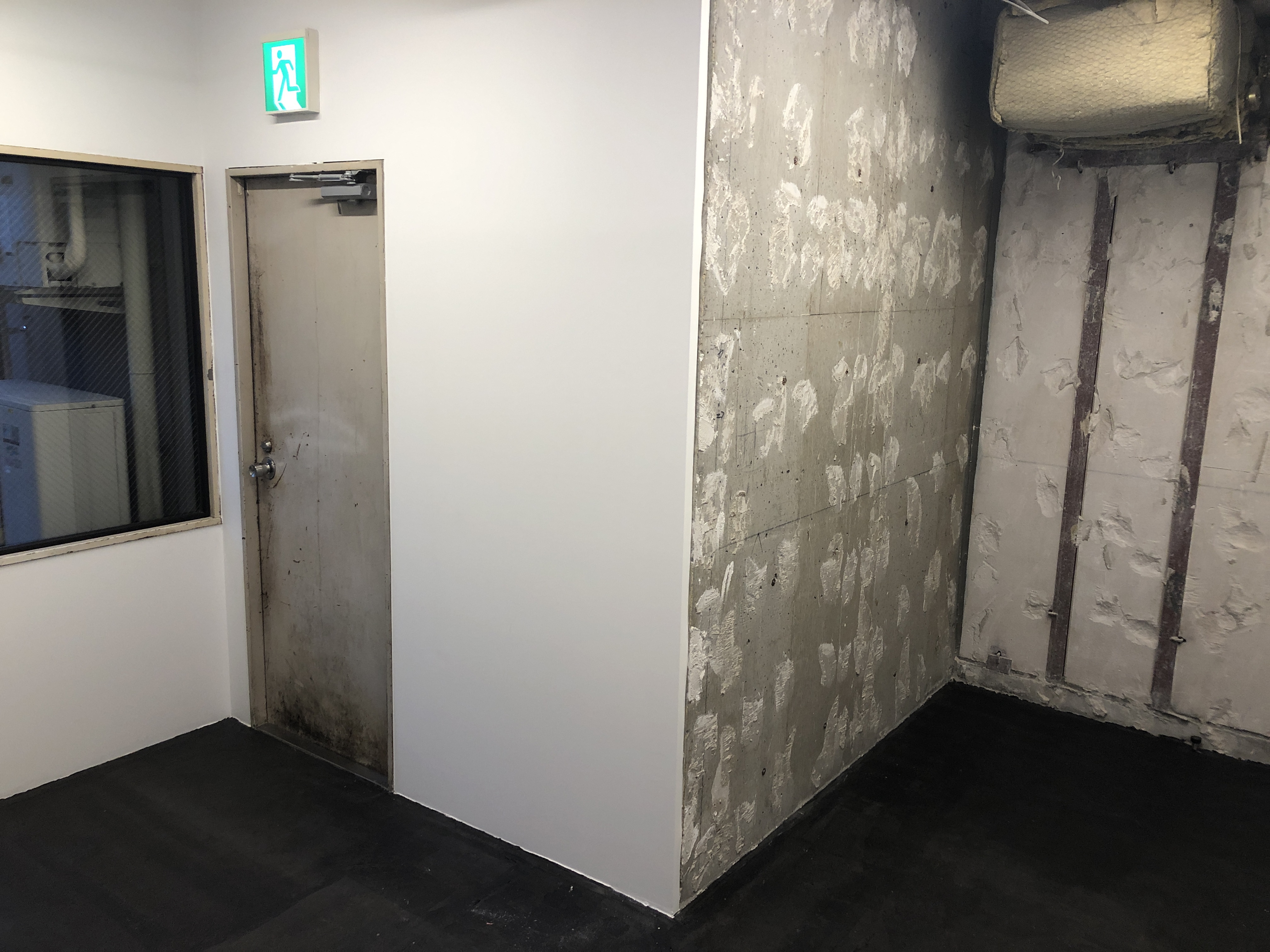 【六本木駅2分】アパレルやアートの展示会の会場に利用可能、白を基調としたギャラリーの画像8