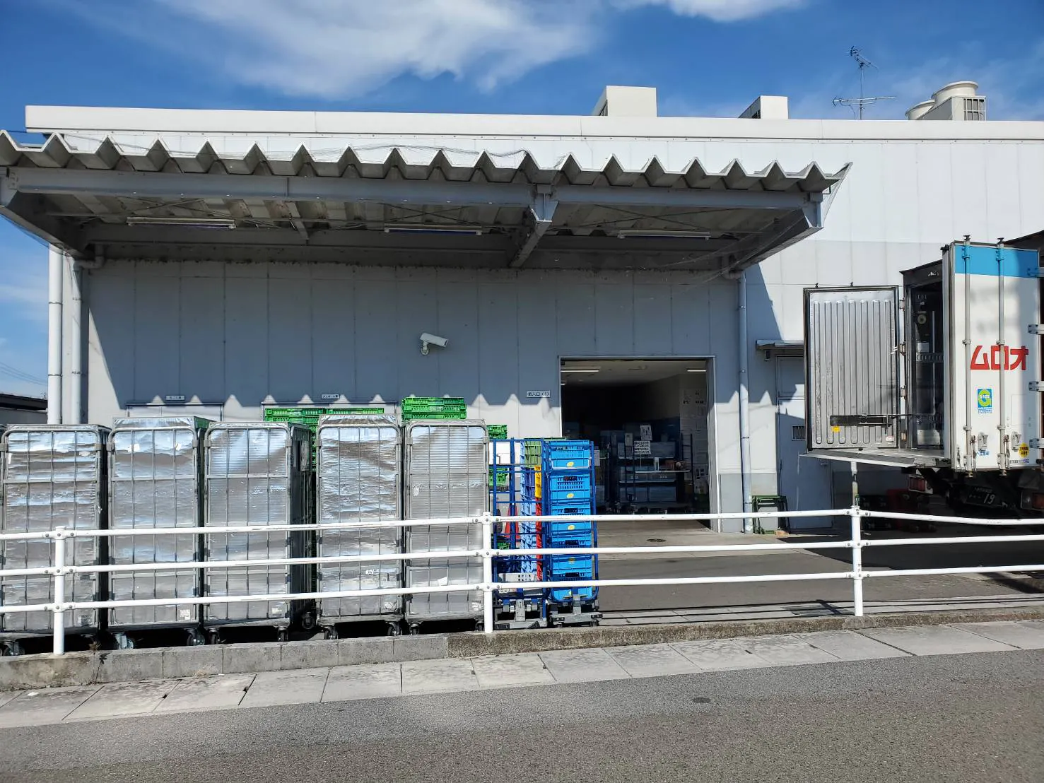 【スーパーセンターオークワ養老】プロモーションに利用可能な北側風除室スペース