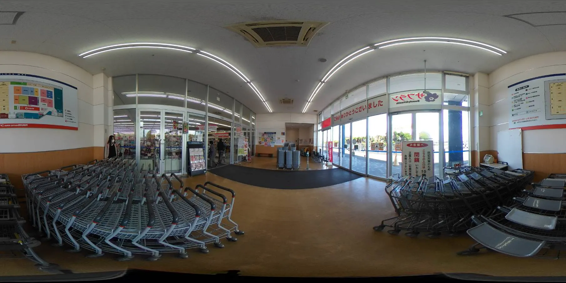 【スーパーセンターオークワ養老】プロモーションに利用可能な北側風除室スペース