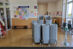 【スーパーセンターオークワ養老】プロモーションに利用可能な北側風除室スペース