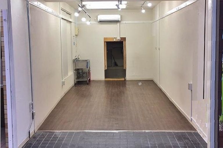 ブレーメン商店街沿いのスペースです。