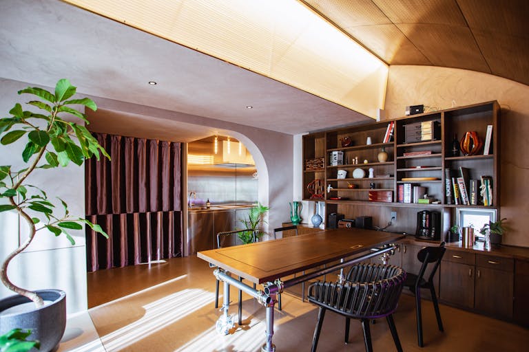 【新大久保駅4分】 柔らかな自然光差し込むヴィンテージモダンなハウススタジオの画像1