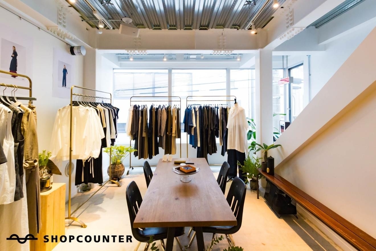 【表参道駅0分】表参道交差点すぐ 白を基調とするインダストリアルな空間のギャラリースペースの画像12