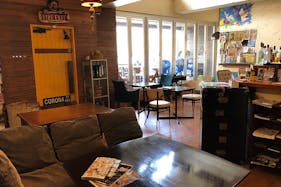 【学芸大学駅5分】物販や撮影に適したビル1棟に3種のロケーションのあるイベントスペース(1Fカフェスペース)