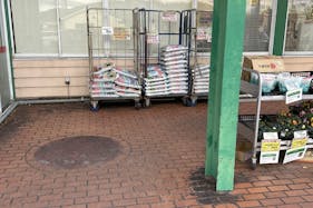 【一号舘坂部】販促キャンペーンやプロモーションイベントに適した軒下スペース