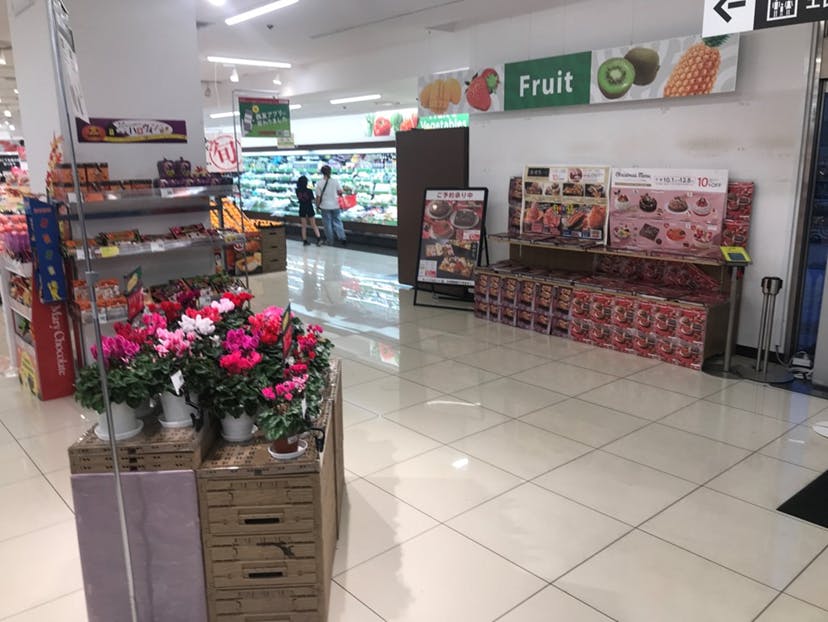 【西友　都賀店】1F入口横　プロモーション用途や物販、食物販のポップアップストアに最適なスーパー店内催事イベントスペースの画像