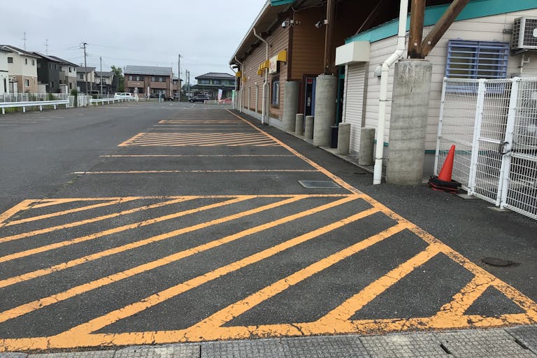 【ダイナム宮城加美店】キッチンカーやプロモーションに最適なアミューズメント施設のイベントスペース(店舗駐車場(付属棟側))の画像3