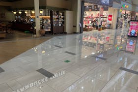 【イオンモール伊丹】1F スターバックスコーヒー前